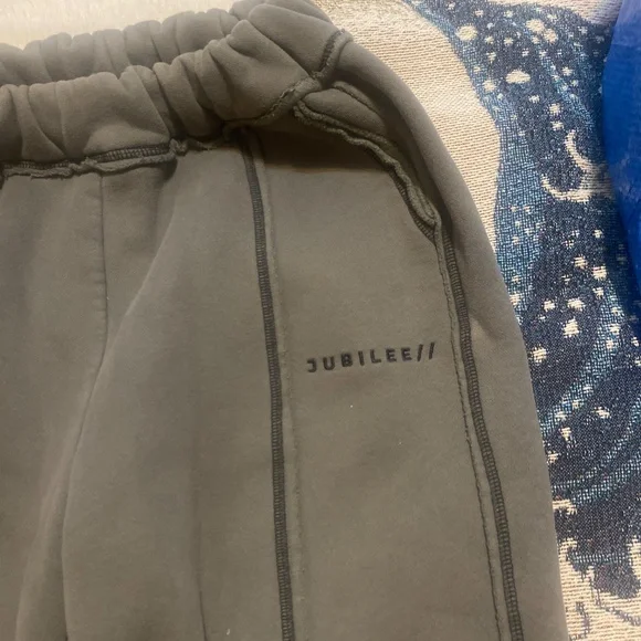 Women’s sweats - Picture 2 of 3